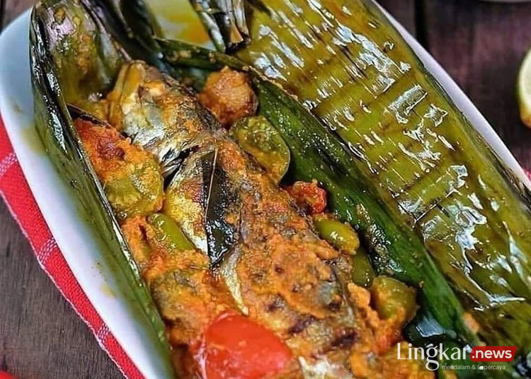 Resep pepes ikan kembung kemangi bumbu kuning, Makanan Tradisional ... Resep pepes ikan kembung kemangi bumbu kuning, Makanan Tradisional ...